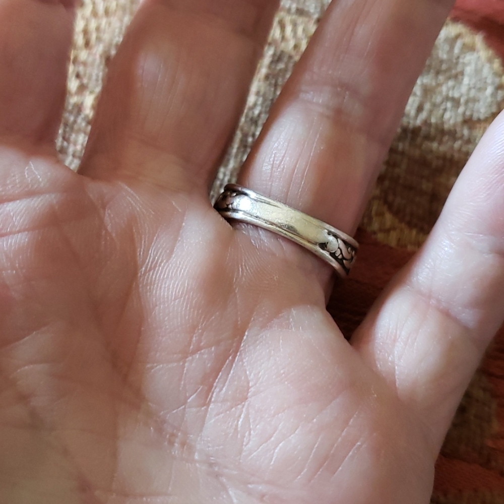 ring - Picture 4 of 4